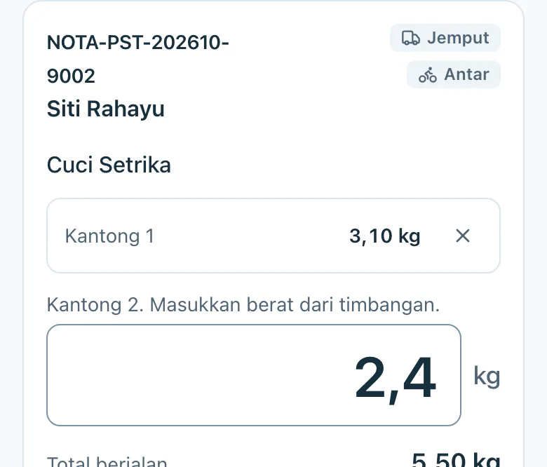 Timbang per kantong: kantong 1 tercatat, kantong 2 sedang diisi.